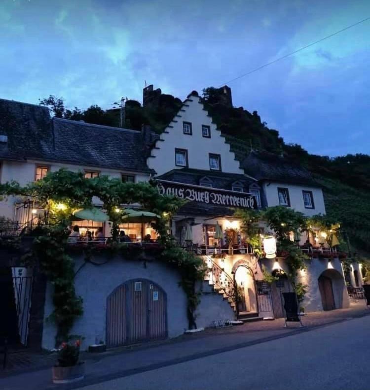 Hotel Haus Burg Metternich Beilstein  Exterior foto